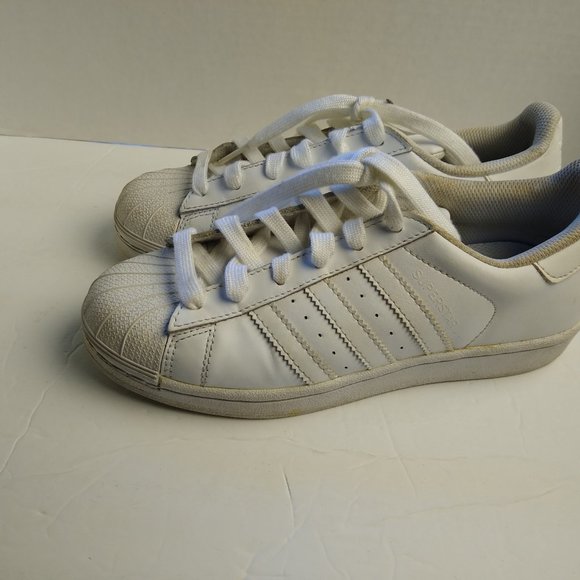 Adidas superstar white leather low top US size 4 ART B23641 - Picture 3 of 10